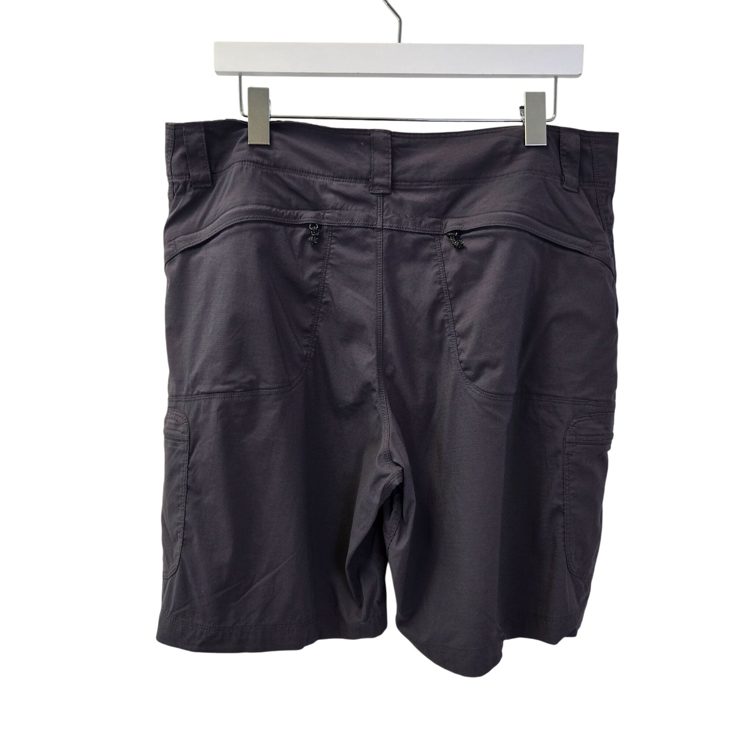 L.L. Bean Activewear Shorts with Zipper Pockets Size 16