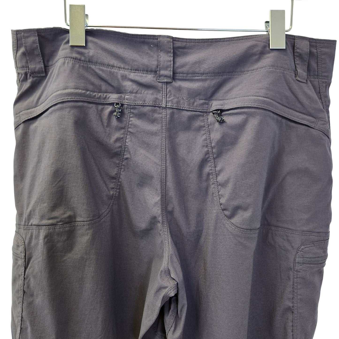 L.L. Bean Activewear Shorts with Zipper Pockets Size 16