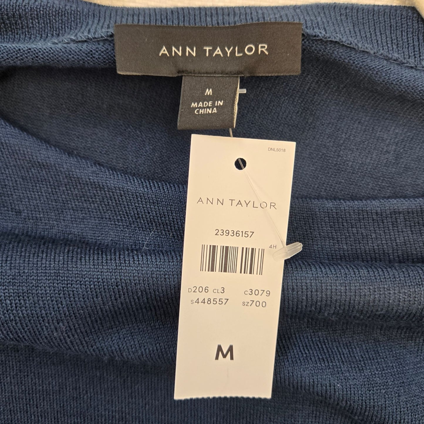 NWT Ann Taylor Lightweight Wool Blend Bell Sleeve Sweater Size Medium