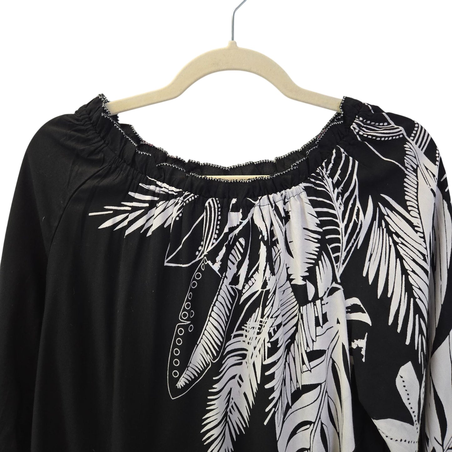 Soft Surroundings 100% Viscose Lightweight Tropical Print Boho Top Size Medium