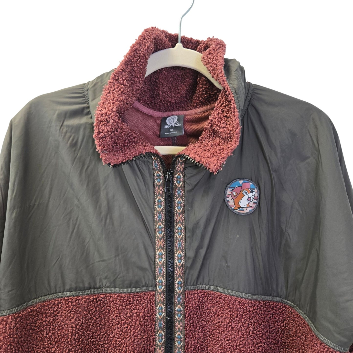 Buc-ee's Aztec Tribal Burgundy Berber Fleece Full Zip Jacket Size XL