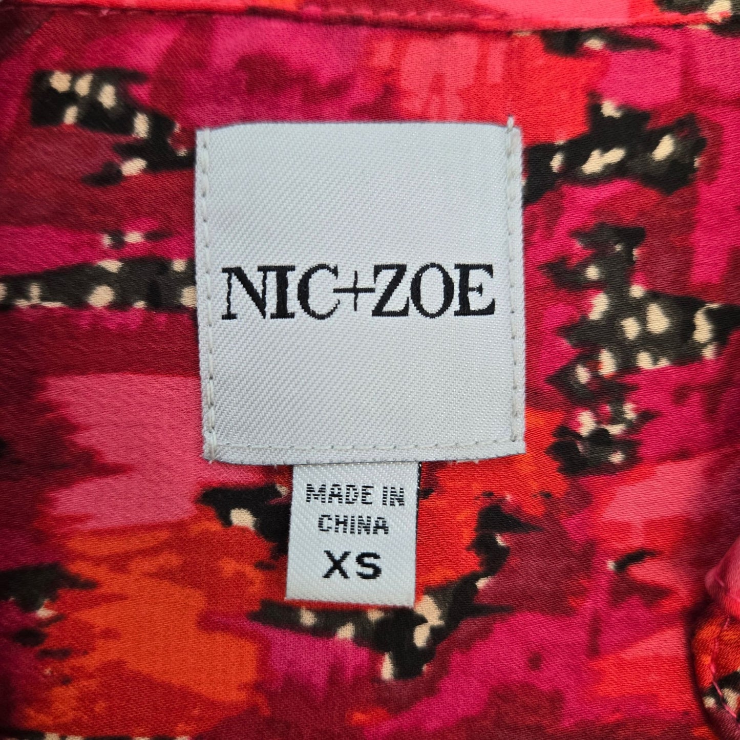NIC+ZOE Graphic Print Hidden Button Down Split Cuff Blouse Size XS