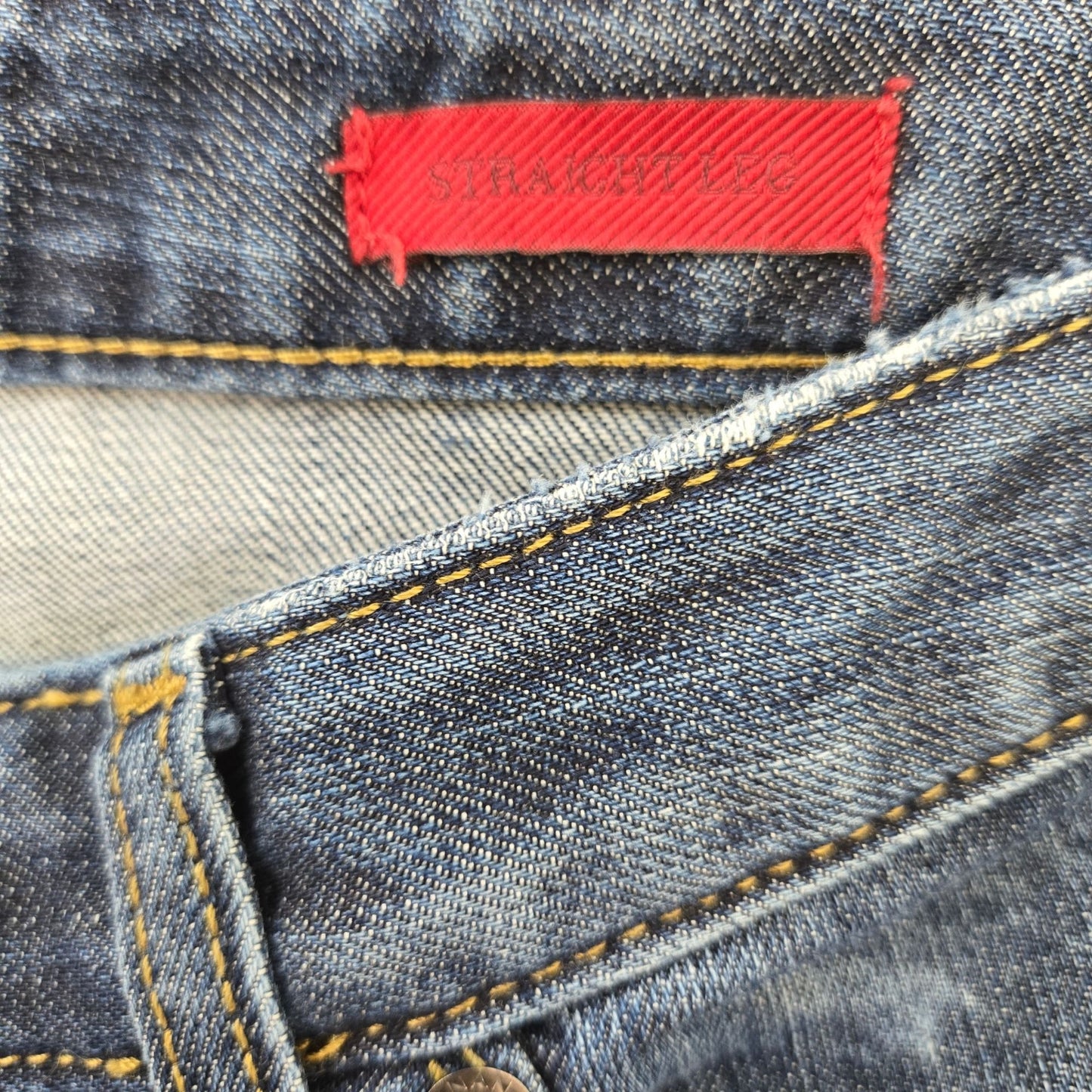 Banana Republic Low Rise Straight Leg Slightly Distressed Jeans Size 6 Short