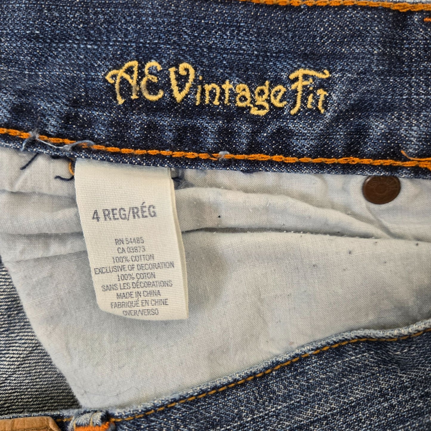 American Eagle AE Vintage Fit Relaxed Jeans Size 4