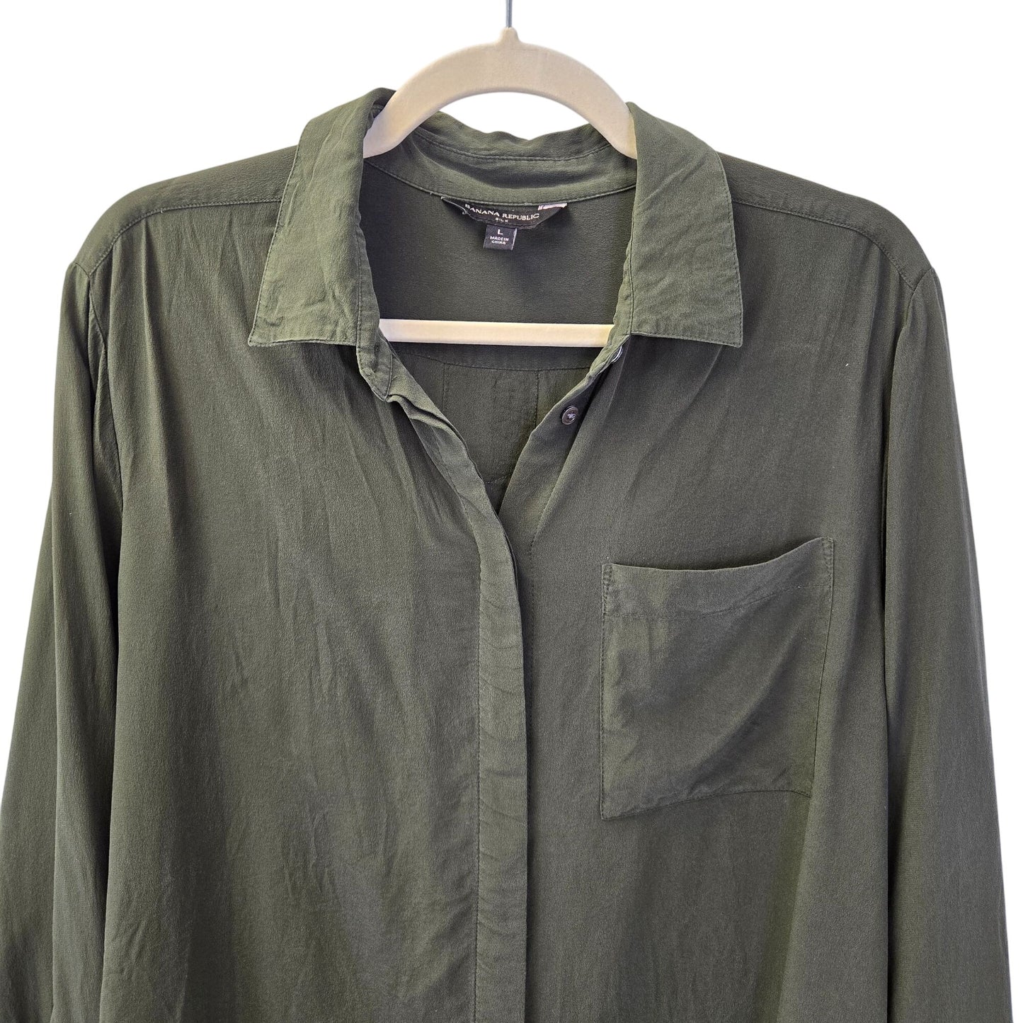 Banana Republic 100% Silk Button Down Blouse Size Large