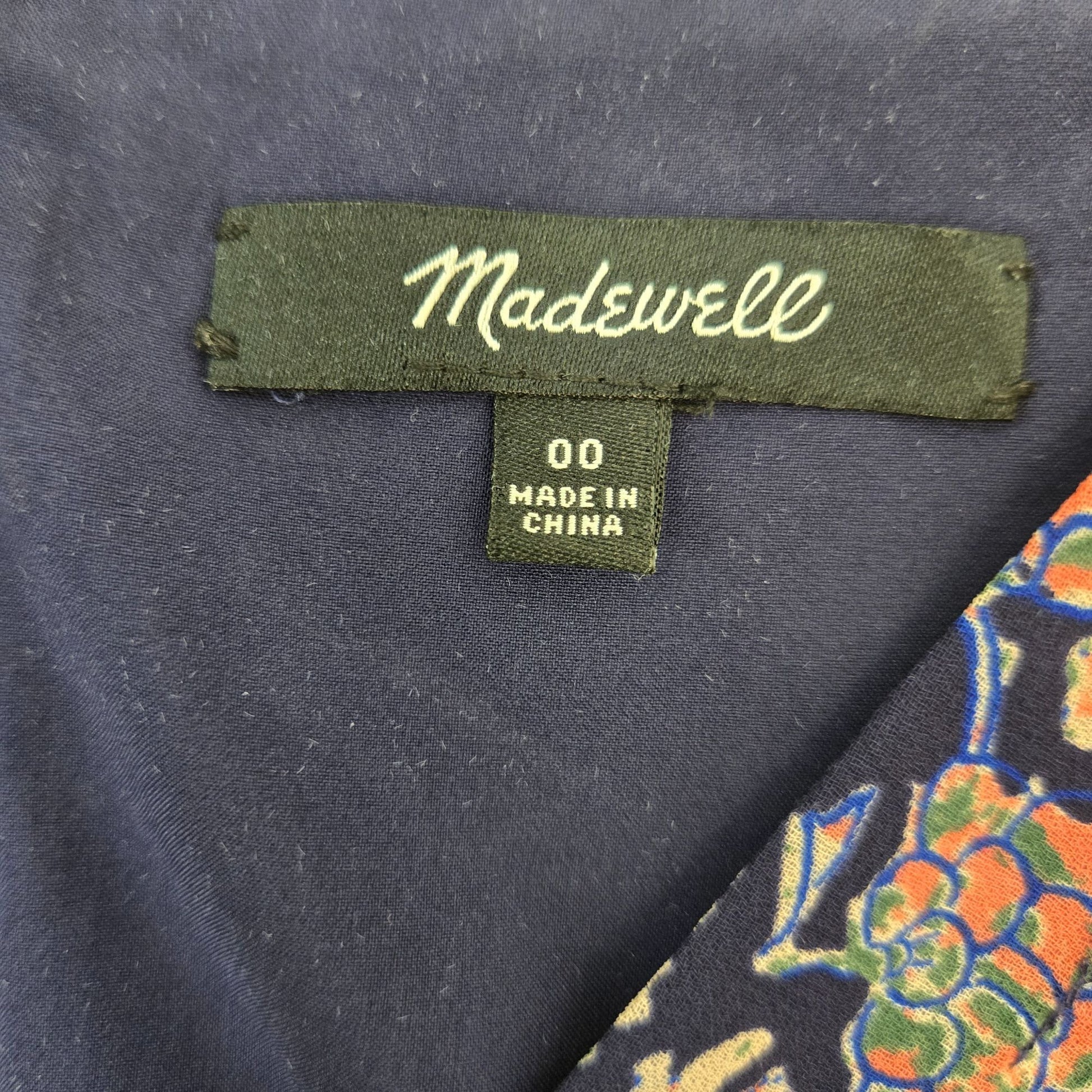 Madewell Floral Fit & Flare V-Neck Boho Dress Size 00 theuntamedthread.com Madewell Floral Fit & Flare V-Neck Boho Dress Size 00 theuntamedthread.com