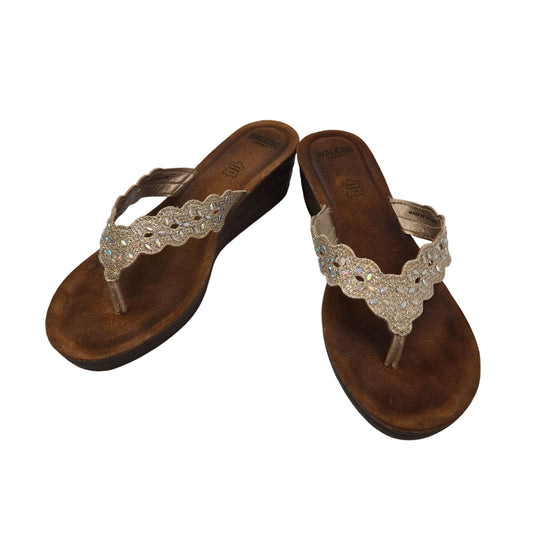Walking Comfort Wedge Scalloped and Beaded Thong Strap Sandals Size 40/US 9