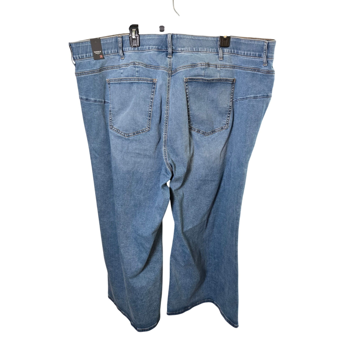 NWT Torrid Bombshell Wide Leg Ankle Crop Super Soft Jeans in Aires Size 28