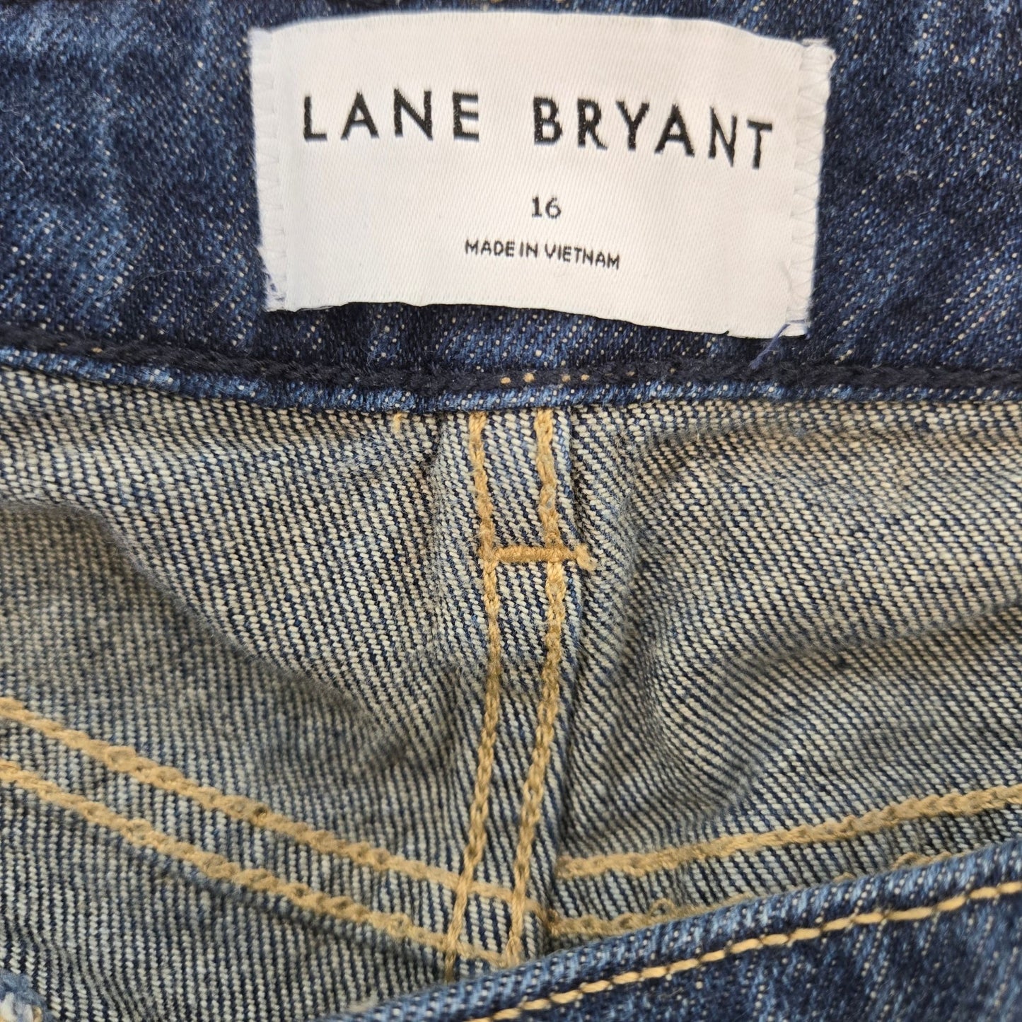 Lane Bryant Mid-Rise Boyfriend Flex Magic Waistband Jeans Size 16