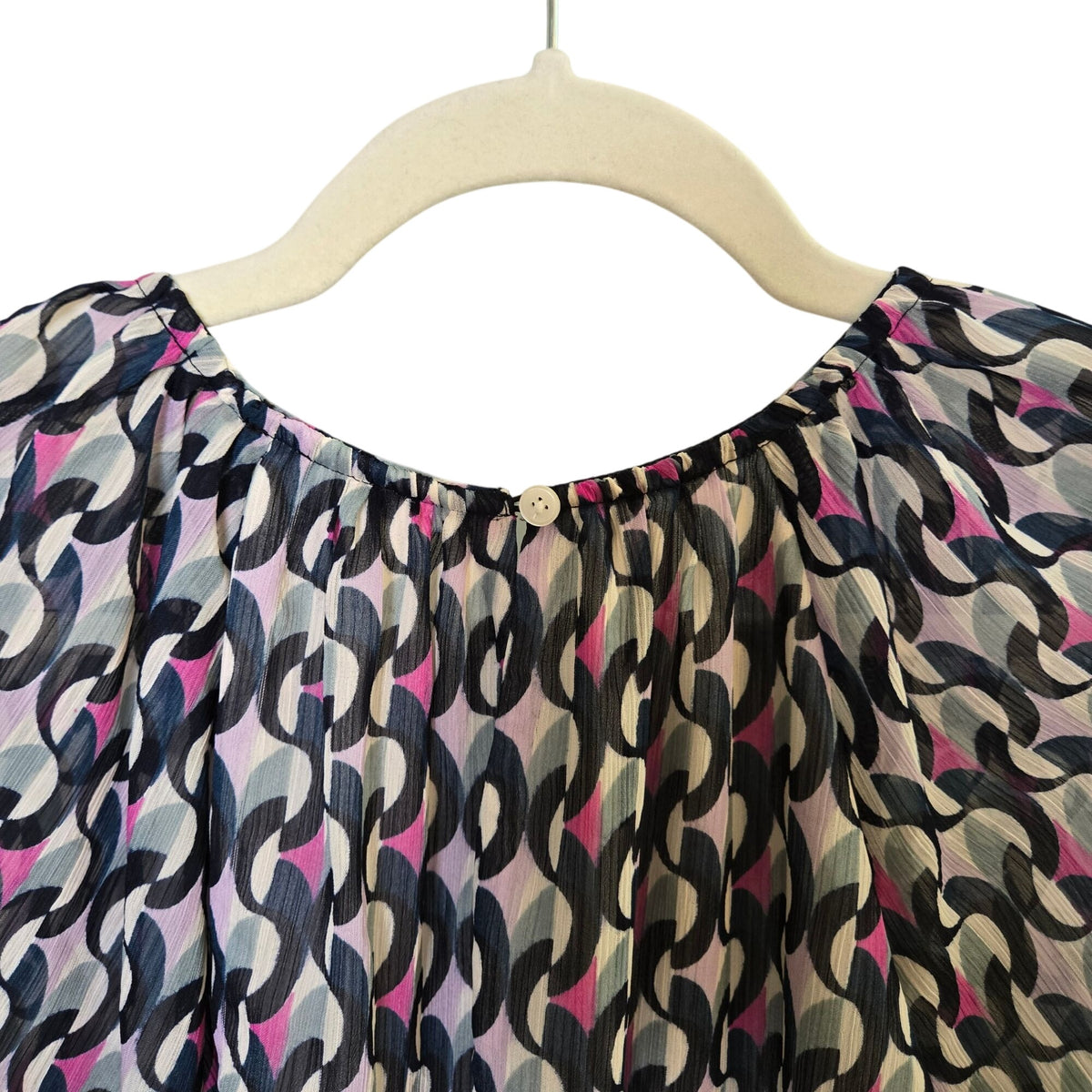 NWOT Ann Taylor Factory Graphic Print Crinkle Blouse Size Medium