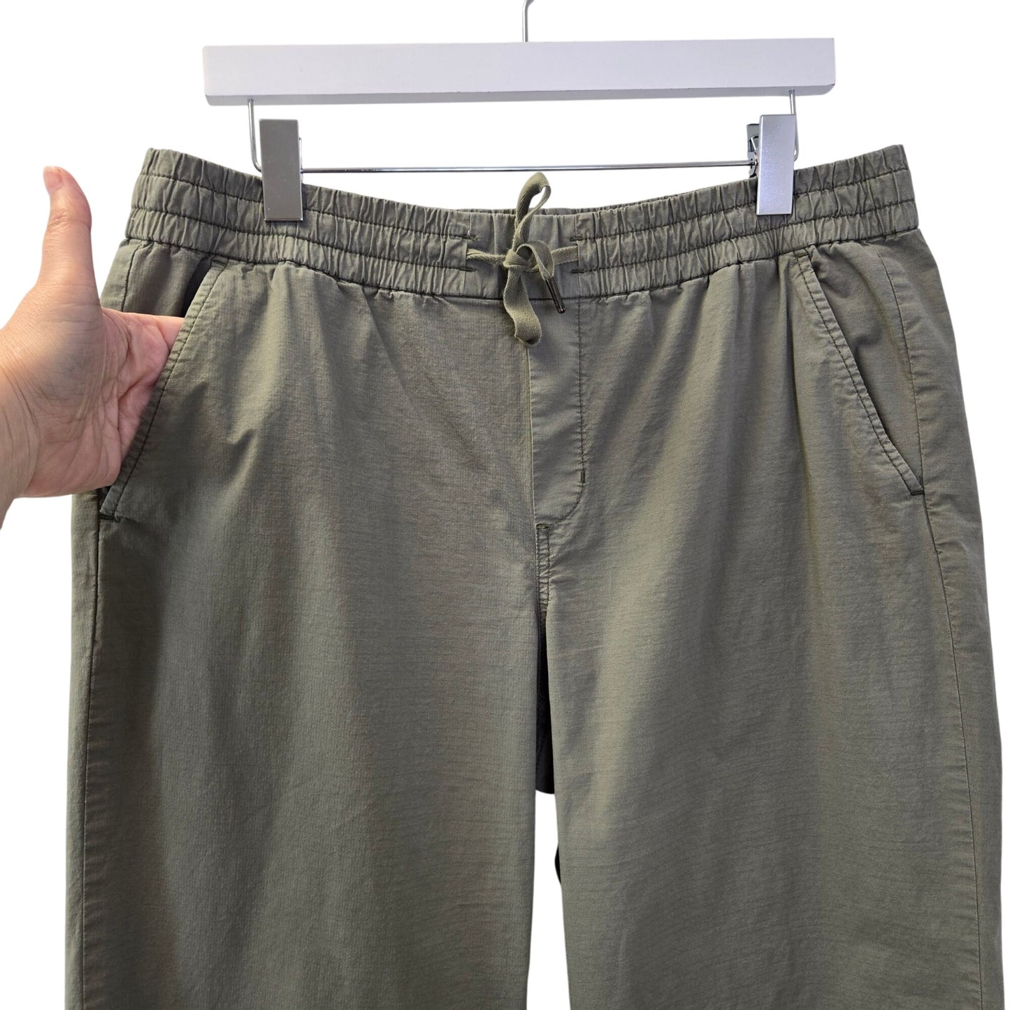 L.L. Bean Cropped Pull On Activewear Hiking Pants Size Large