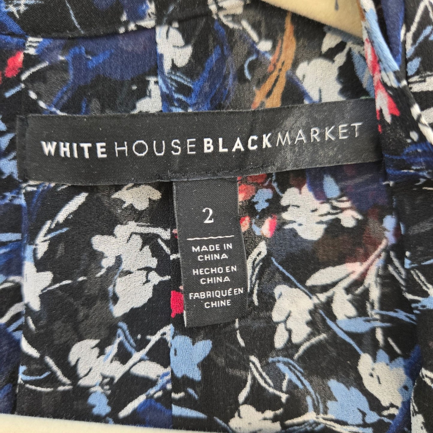 White House Black Market Floral Sleeveless Keyhole Neck Blouse Size 2