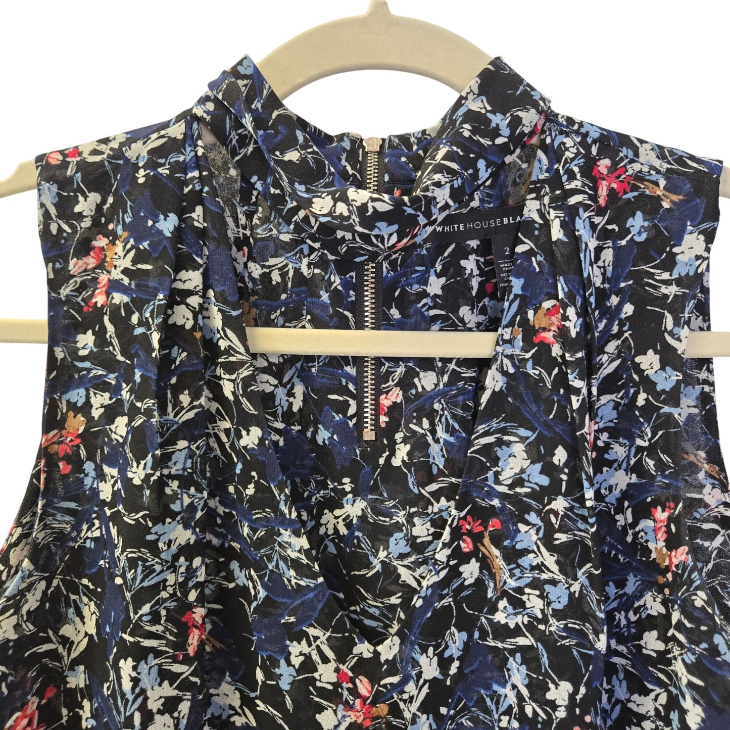 White House Black Market Floral Sleeveless Keyhole Neck Blouse Size 2