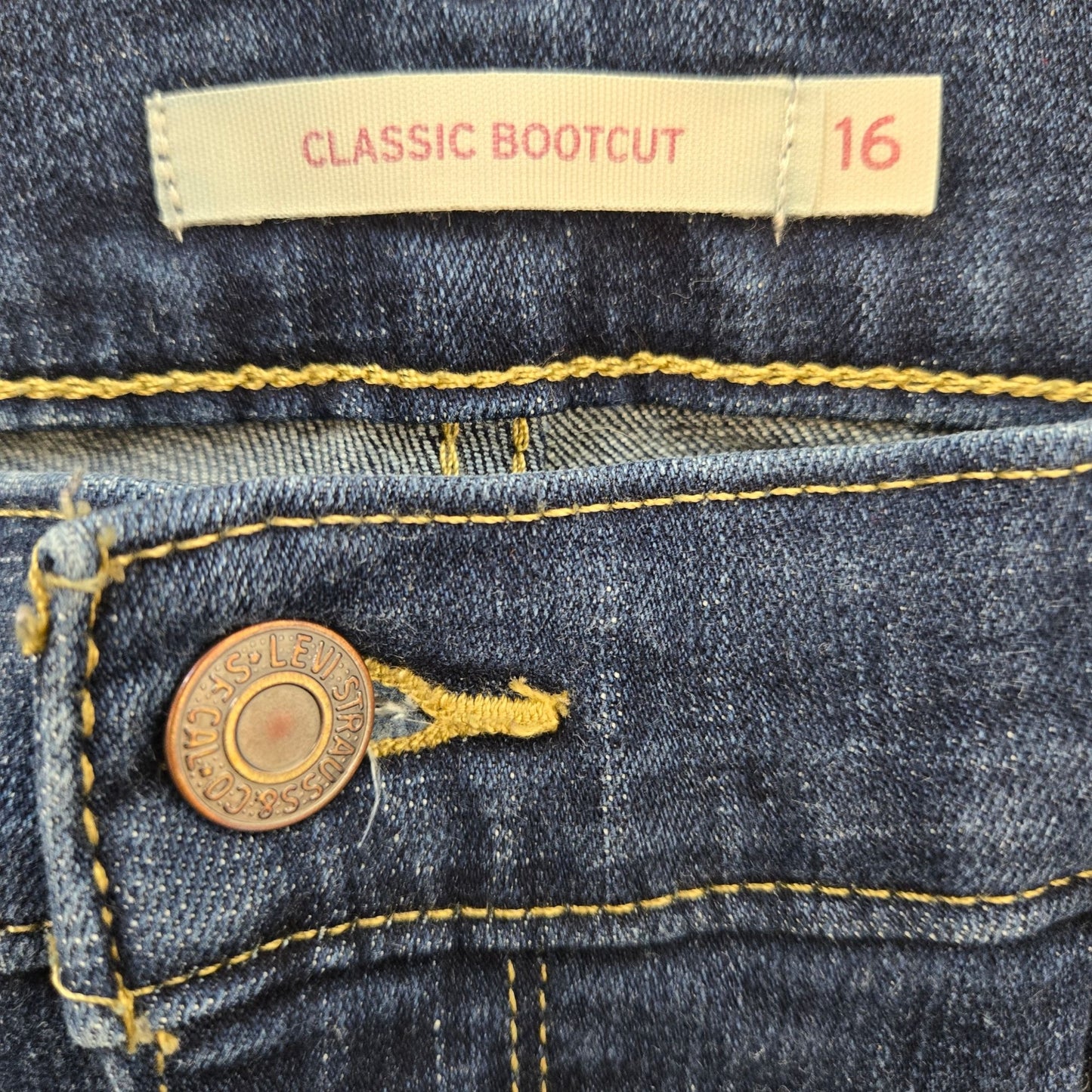 Levi's Classic Ankle Bootcut Jeans Size 16