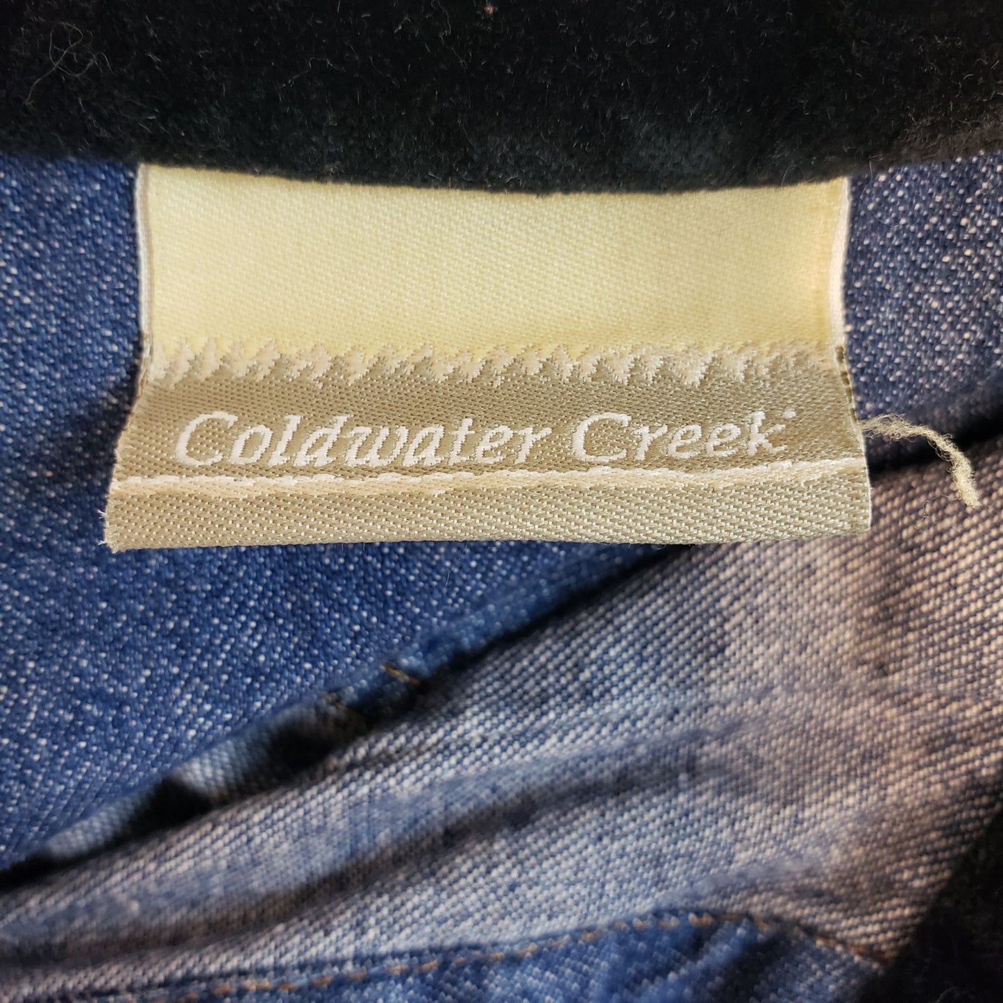Coldwater Creek Denim Button Down Shacket Shirt w/Velvet Trim Size Medium