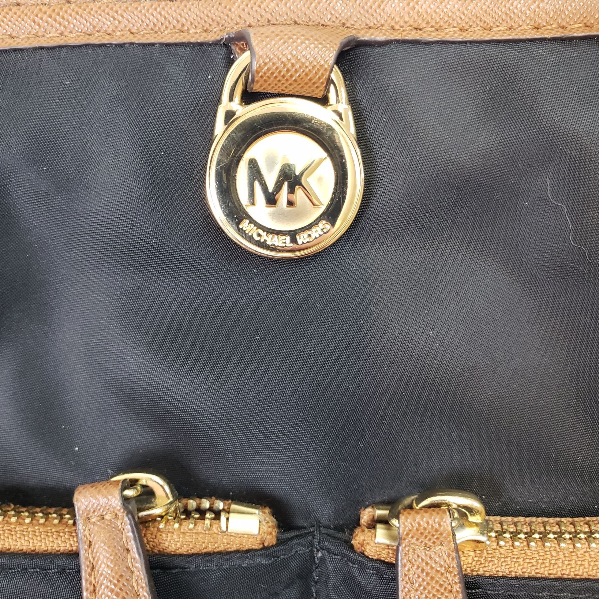 MICHAEL Michael Kors Womens Selby Leather Signature Satchel Handbag Beige  Medium: Handbags: Amazon.com